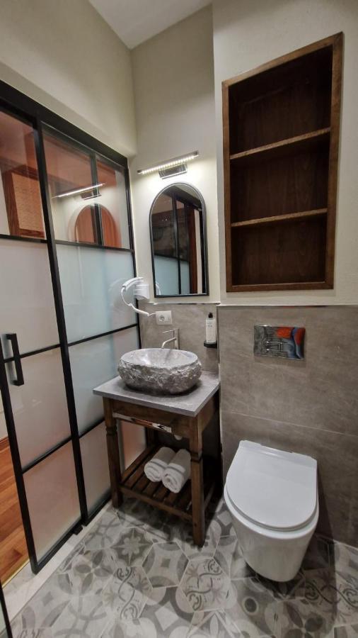 Hotel Bujtina Behram Korce Exteriér fotografie