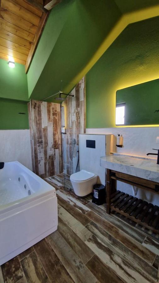 Hotel Bujtina Behram Korce Exteriér fotografie