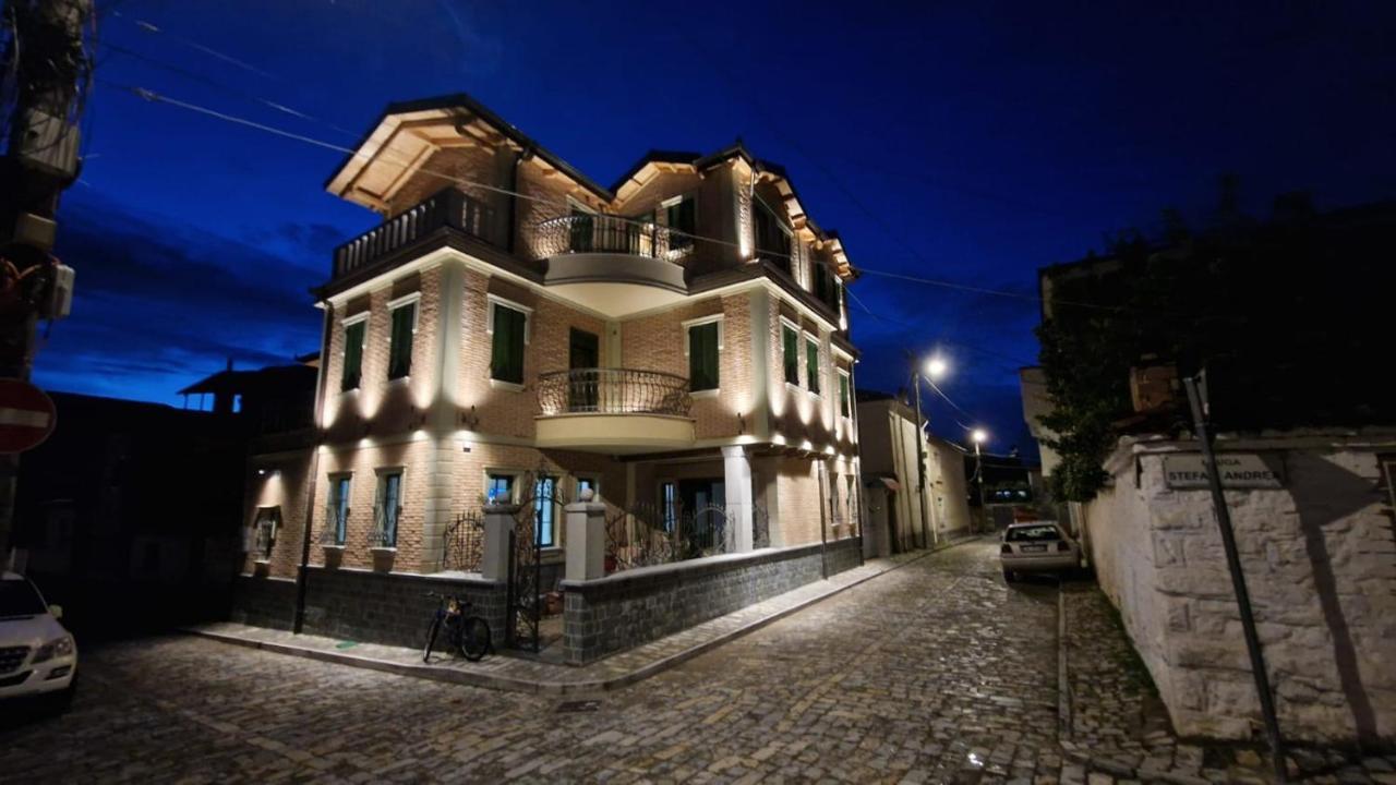 Hotel Bujtina Behram Korce Exteriér fotografie