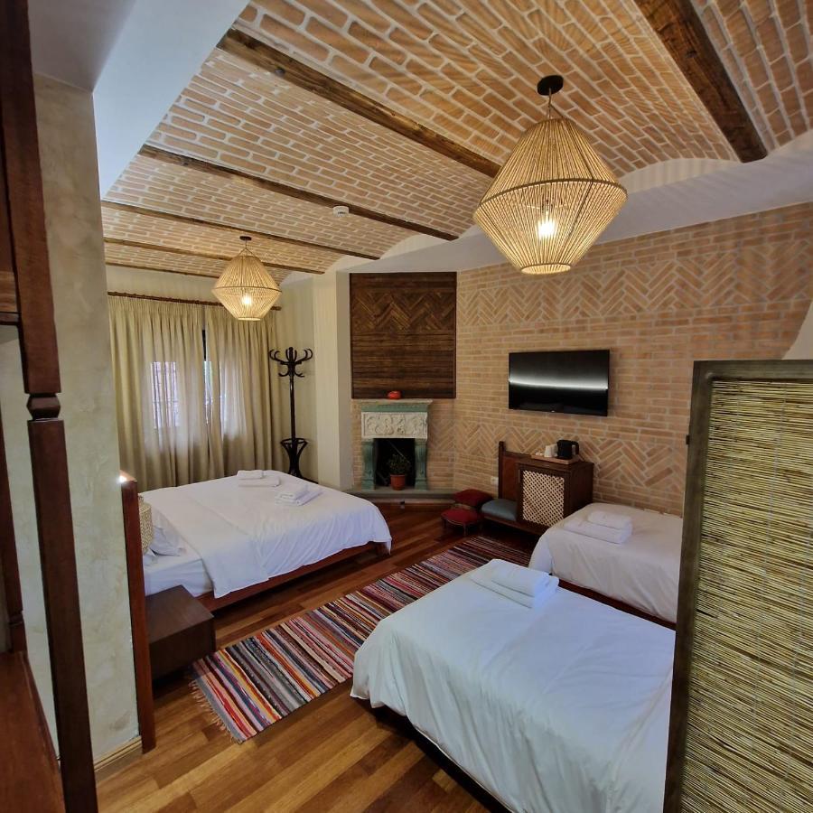 Hotel Bujtina Behram Korce Exteriér fotografie