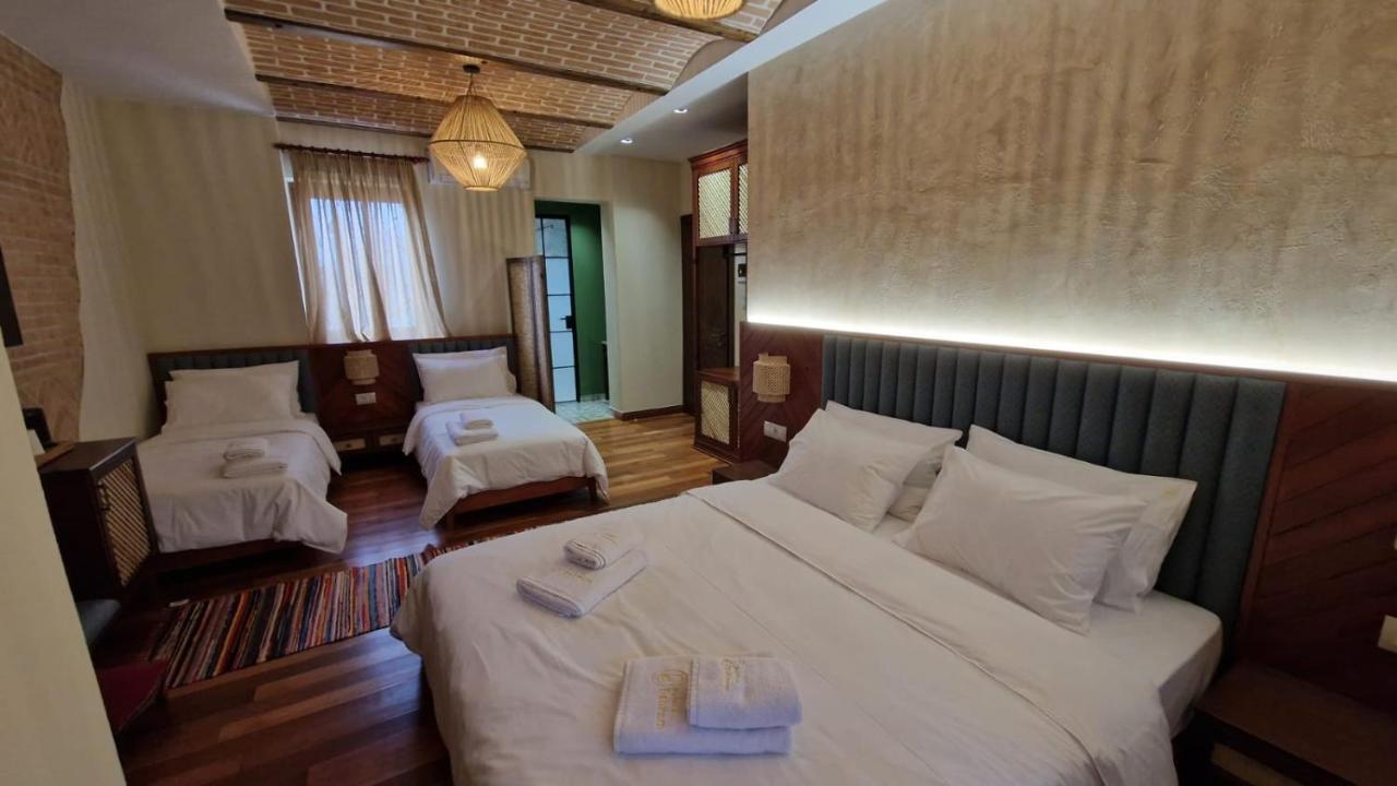 Hotel Bujtina Behram Korce Exteriér fotografie